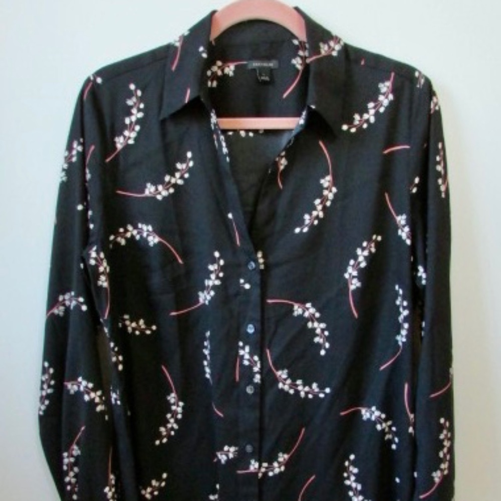 Ann Taylor L Black Floral V-neck Blouse, Like new